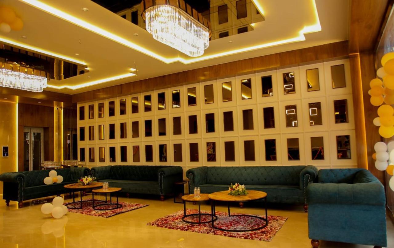 Nrich Skyotel Navsari Luaran gambar
